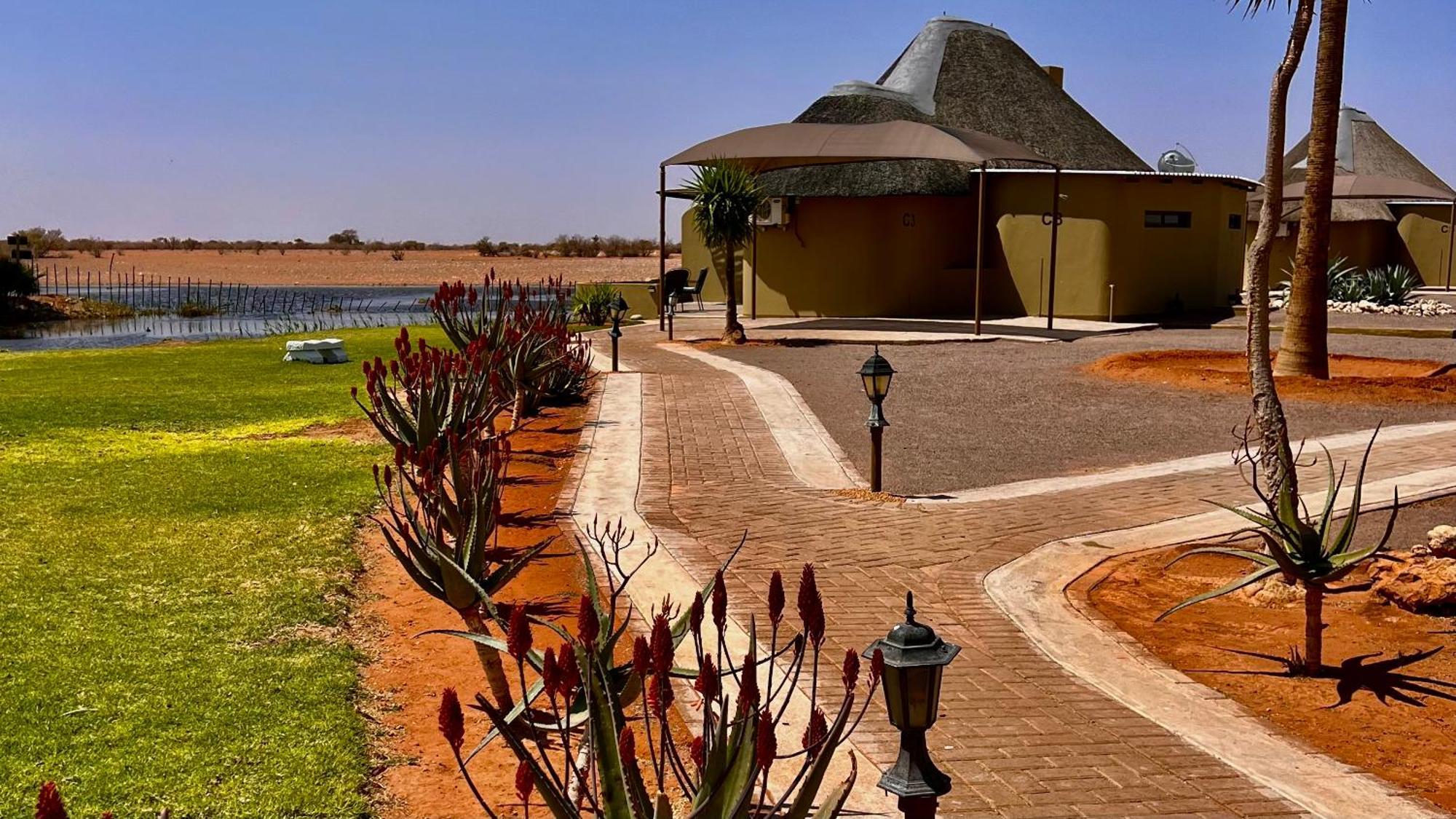 Lapa Lange Game Lodge Mariental Exterior foto